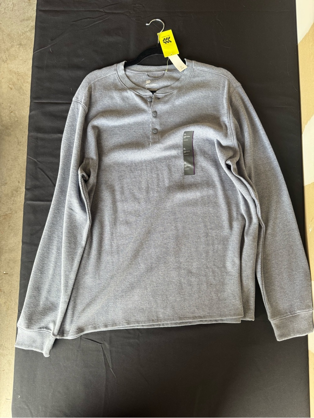 NWT All in Motion Men's XL Waffle Knit Henley Shirt Long Sleeve Dark Blue